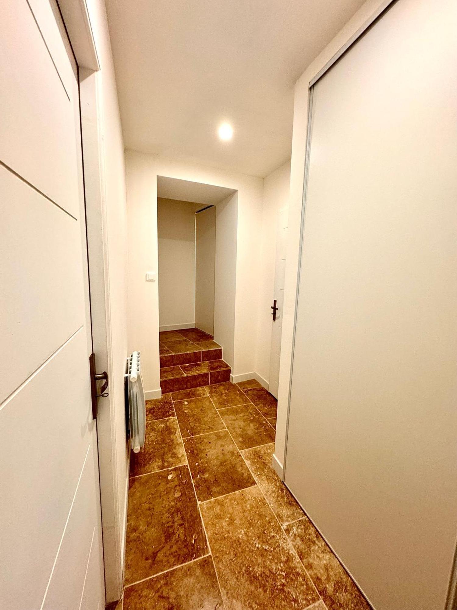 דירות אורליאן Place De Parking Au Pied Du Logement - Spacieux Et Atypique מראה חיצוני תמונה